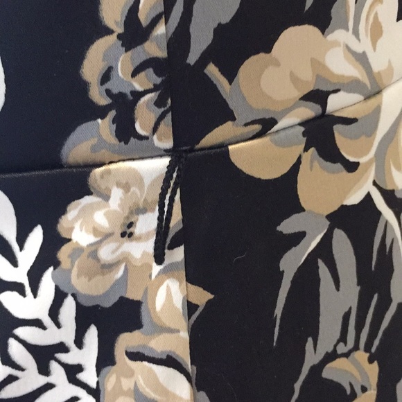 Beautiful WHBM dress - Picture 4 of 10